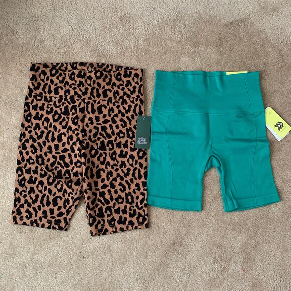 Women’s High-Rise Biker Shorts Size Medium- NWT - Picture 1 of 10